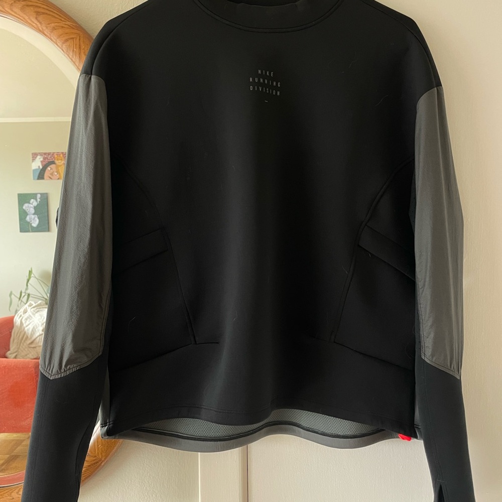 Nike running top